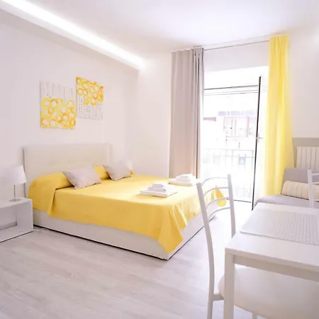 Charme & Chic - Centro * Bari
